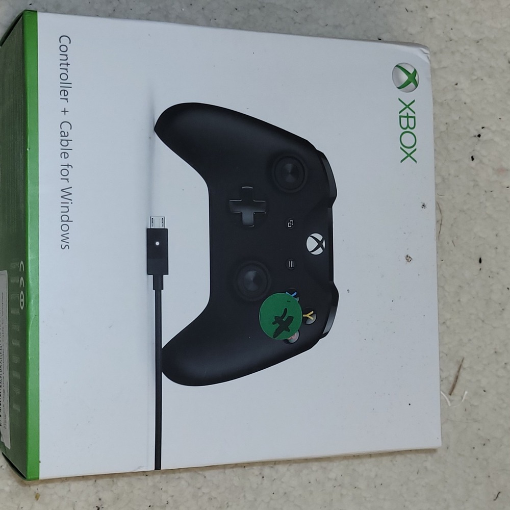 Microsoft Black XBox‎ Controller + Cable